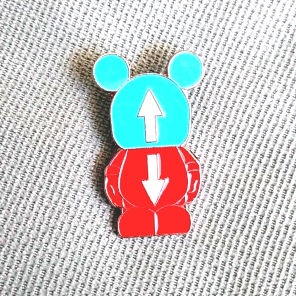 DISNEY LAMINATIONS TRADING PIN